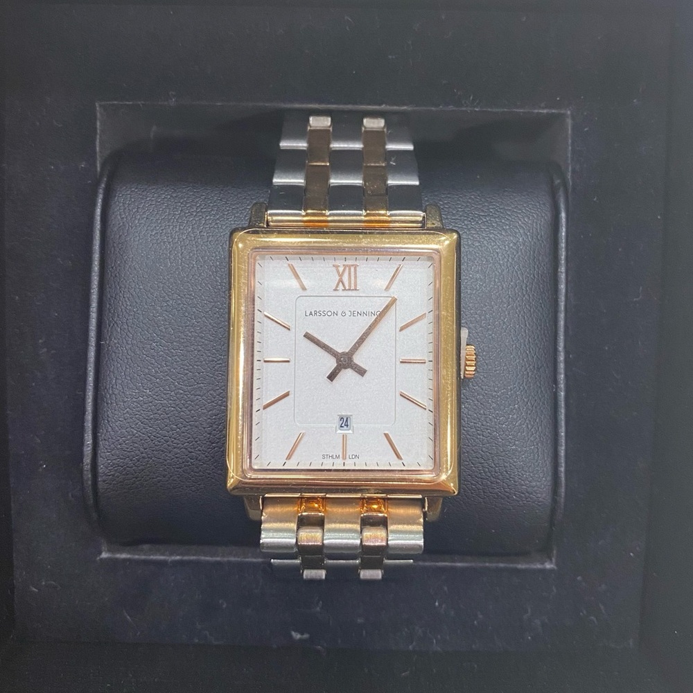 Larsson & Jennings Boyfriend Watch